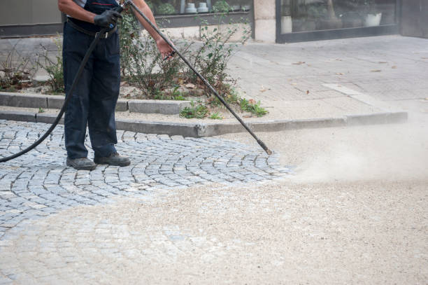 Best Pool Deck Cleaning  in Mission Hills, CA